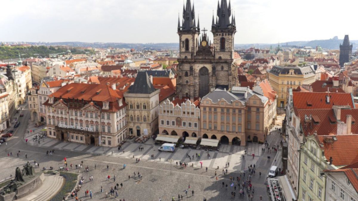 Češka uvodi trosedmičnu zabranu kretanja u pokušaju obuzdavanja širenja virusa