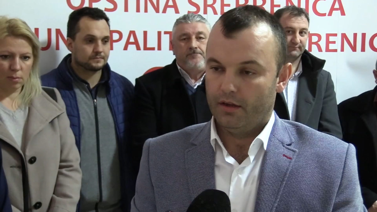 Mladen Grujičić izašao na izbore u Srebrenici i pozvao građane da glasaju