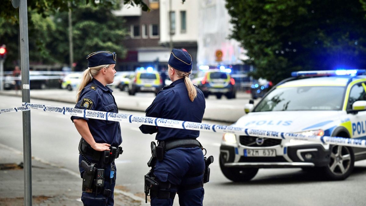 Napad u Švedskoj, izbodeno najmanje osam ljudi