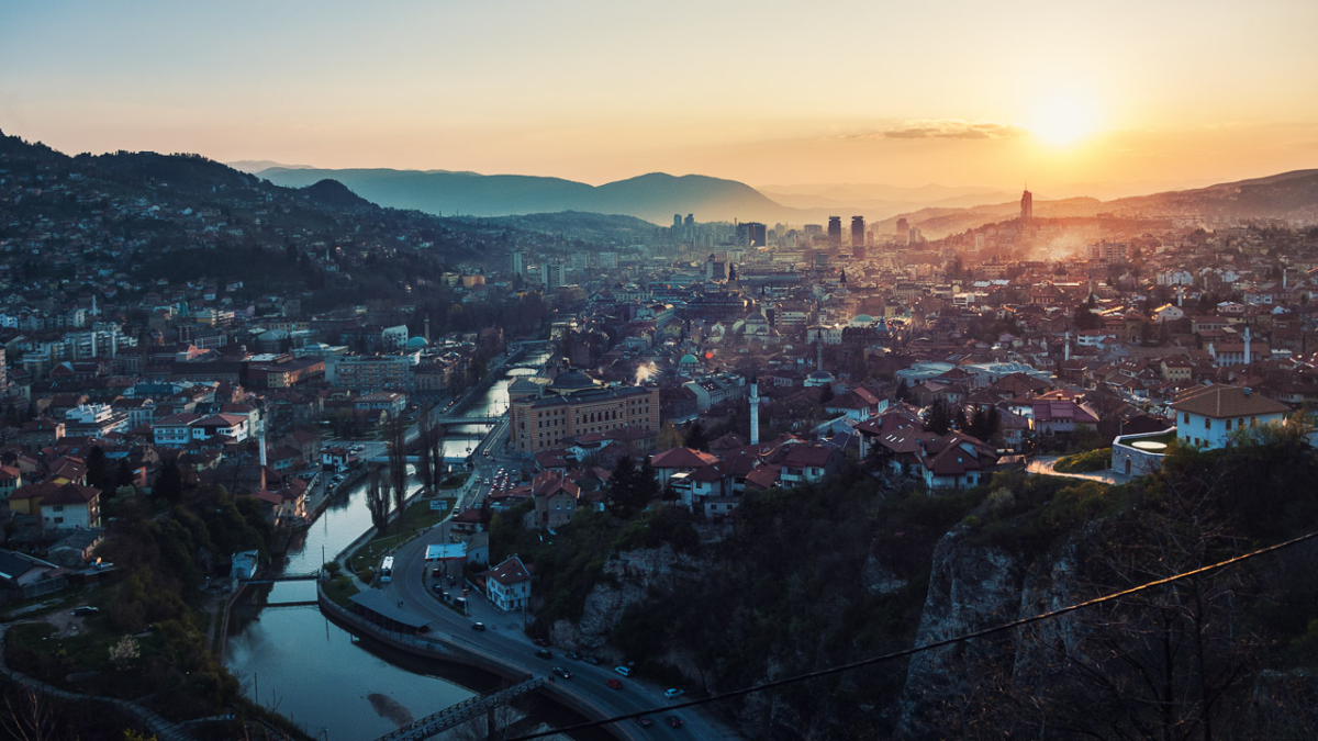 U Kantonu Sarajevo počeo lockdown, otvaranje u ponedjeljak u 7 ujutro