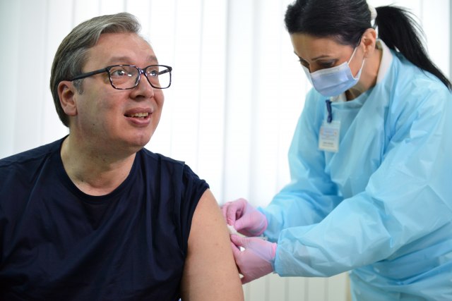 Vučić sutra prima treću dozu vakcine