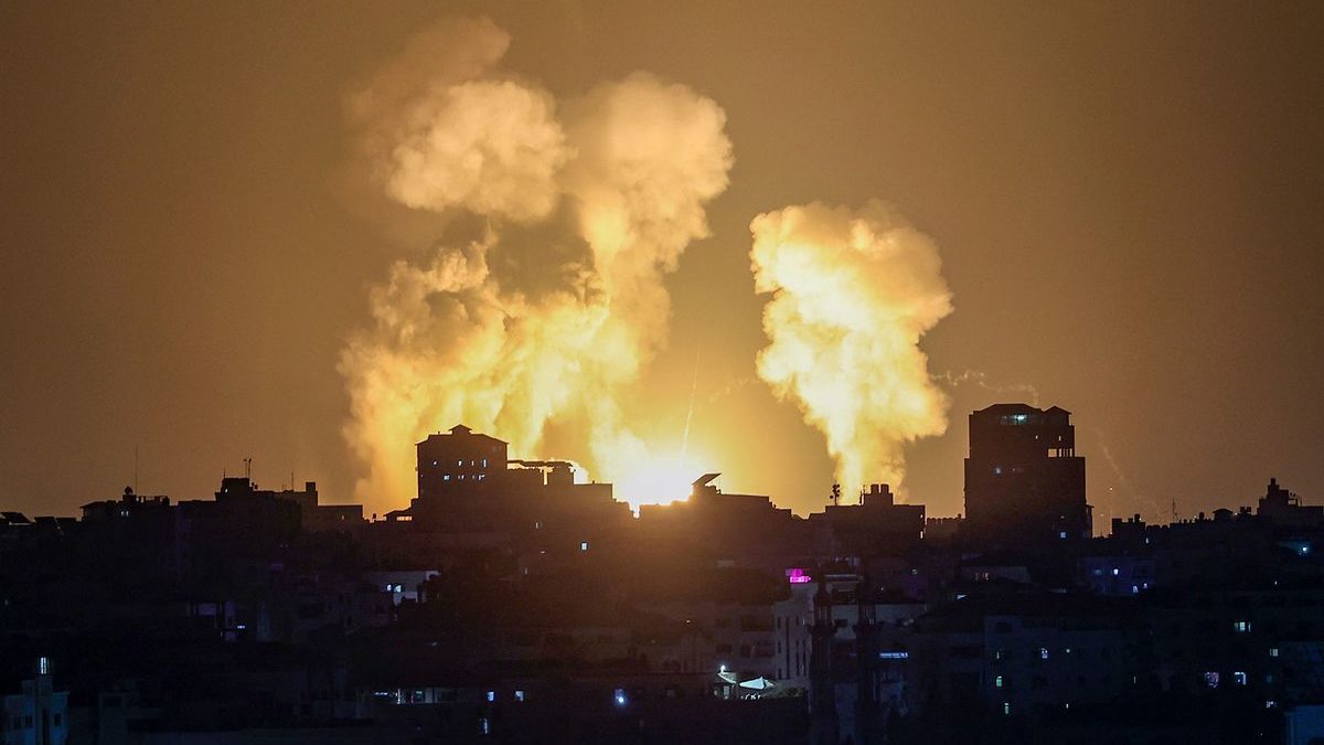 Nastavljeni vazdušni napadi u Pojasu Gaze, skoro 2.500 mrtvih