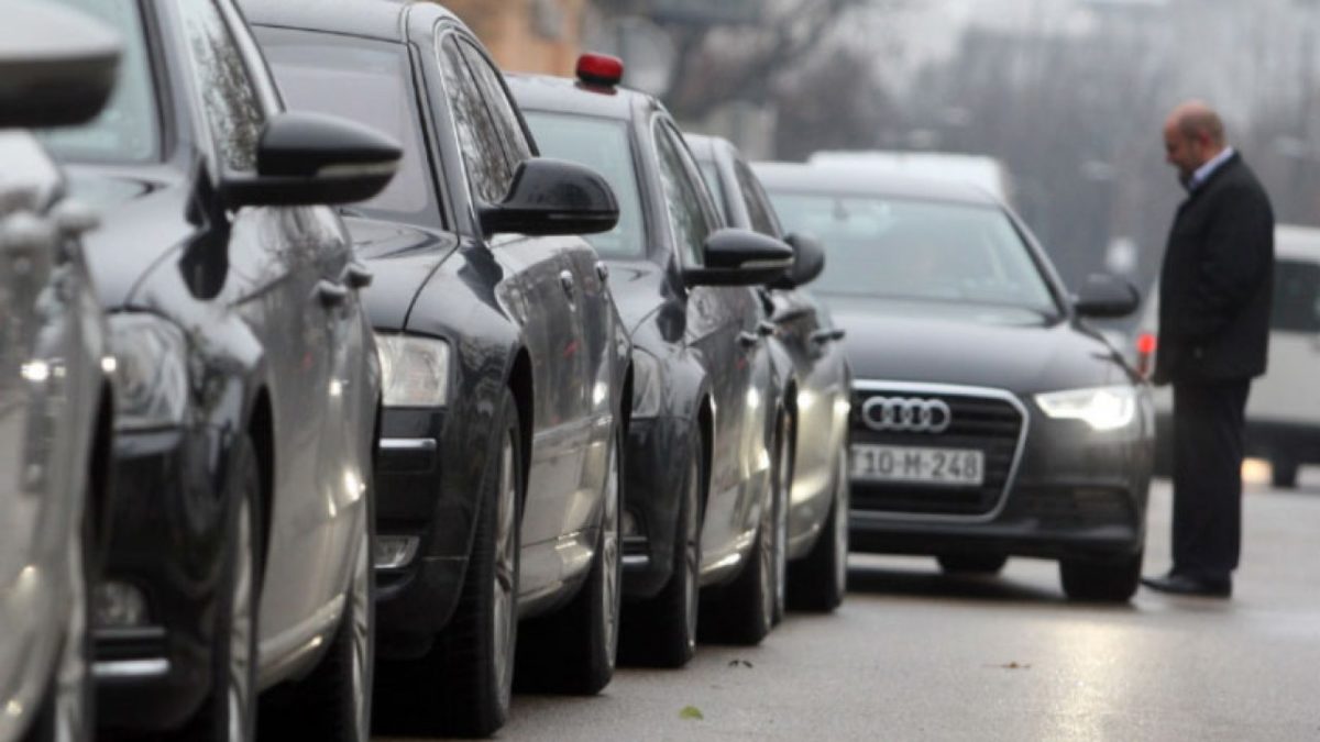 Višković ističe da je obustavio nabavku vozila za pojedina ministarstva