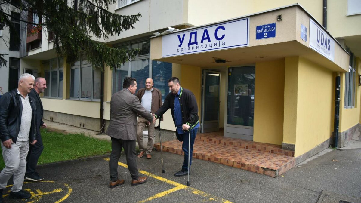 Predsjednik Narodne skupštine Nenad Stevandić posjetio Organizaciju amputiraca „UDAS“