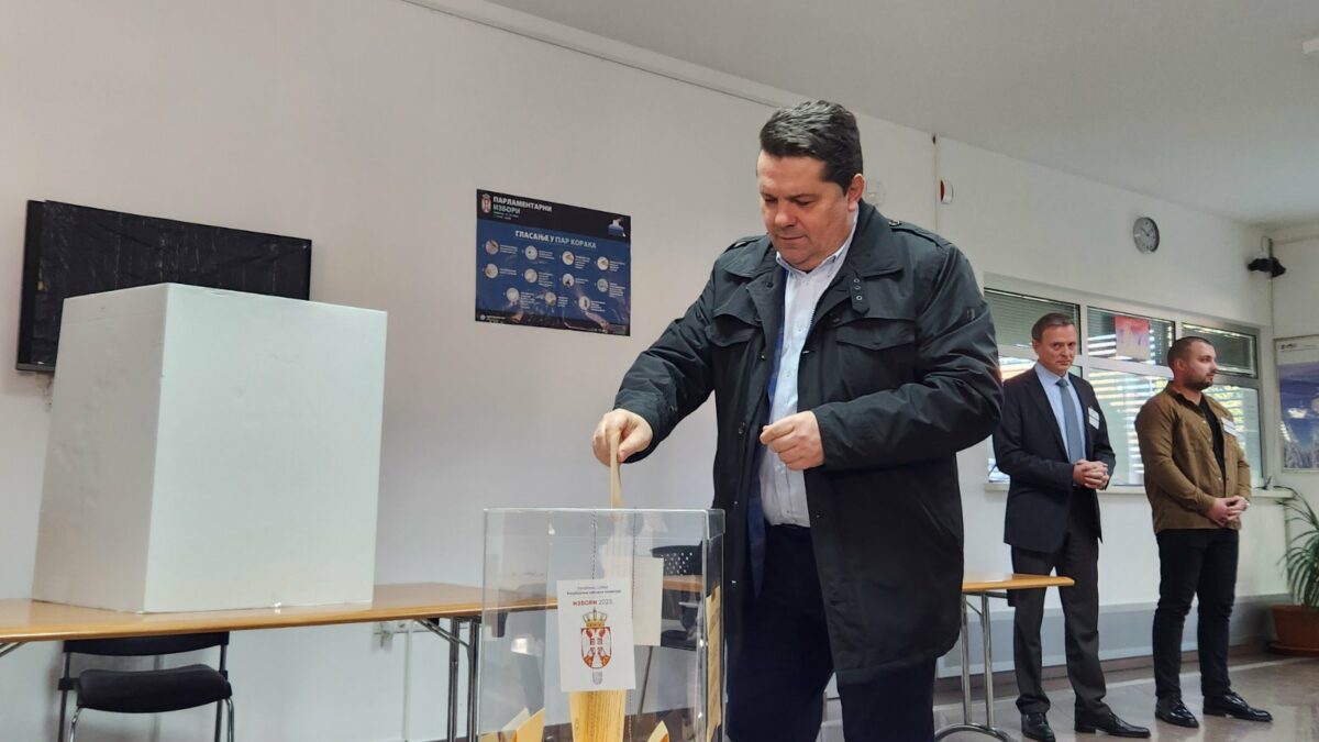 “Omogućiti Srbima iz Srpske da glasaju na izborima u Srbiji”