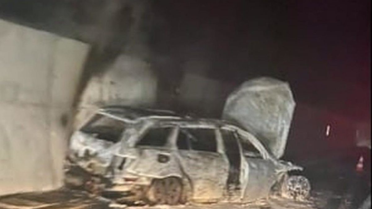 Huligani presreli i zapalili automobil sudije meča Velež – Borac