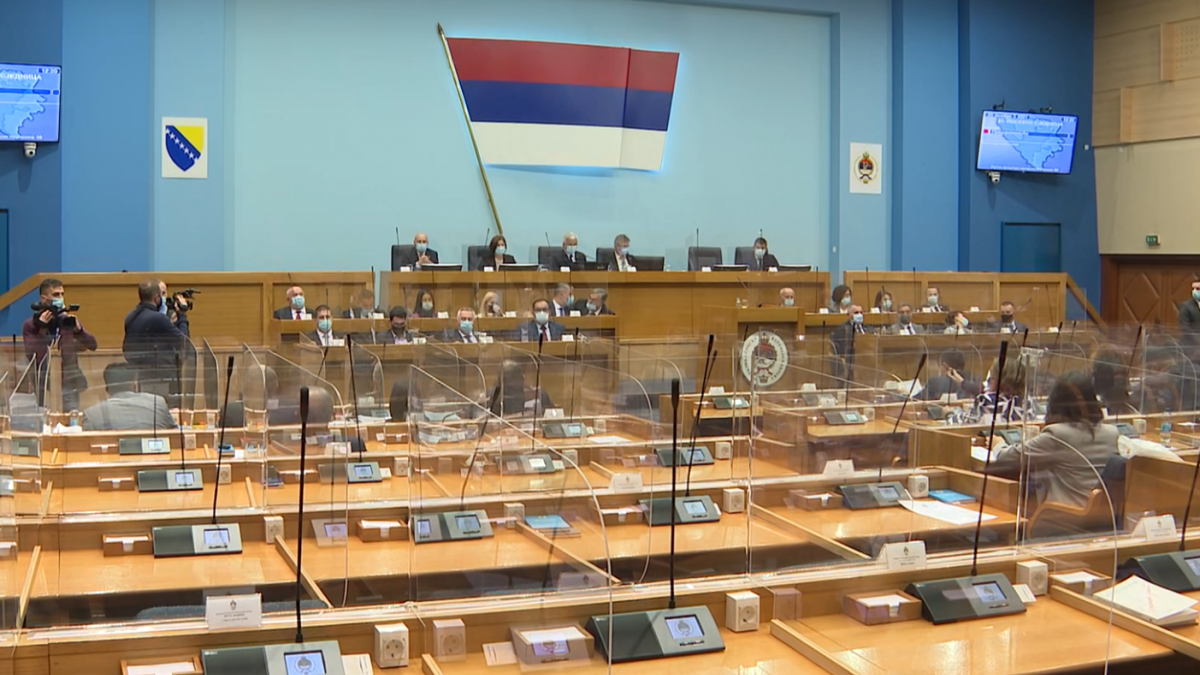 Parlament Srpske usvojio izvještaj Nezavisne međunarodne komisije o Srebrenici
