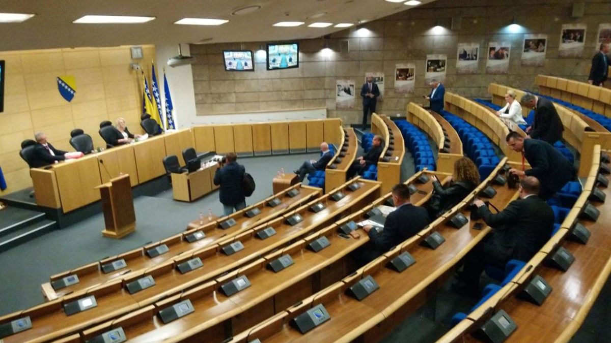 Burno u parlamentu BiH: Poslanici otvorili raspravu i optuživali jedni druge
