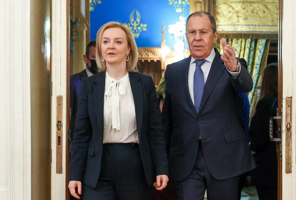 Truss i Lavrov održali sastanak, ruski zvaničnik poručio: Ovo je kao razgovor nijemih i gluhih