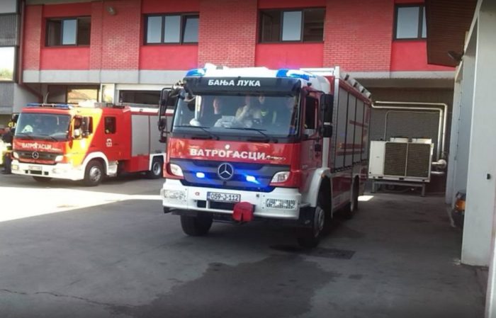 Požar u bivšoj Građevinskoj školi: Banjalučki vatrogasci intervenisali