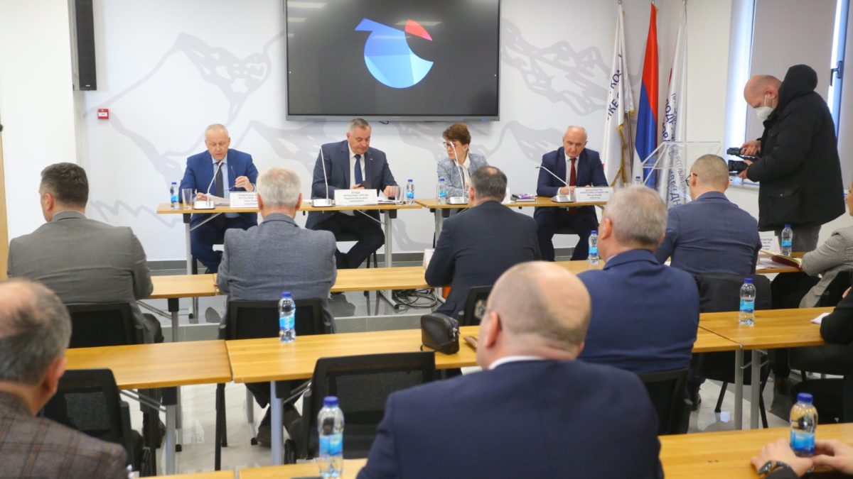 Višković: Srpska spremna da se odrekne akciza na naftu od 30 i 40 feninga